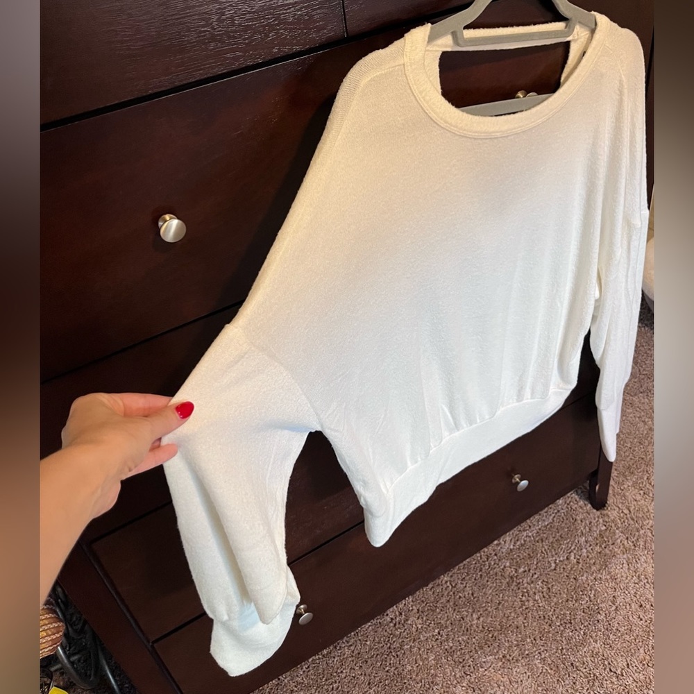 Sanctuary brand from Nordstrom’s light weight sweater. Size Small